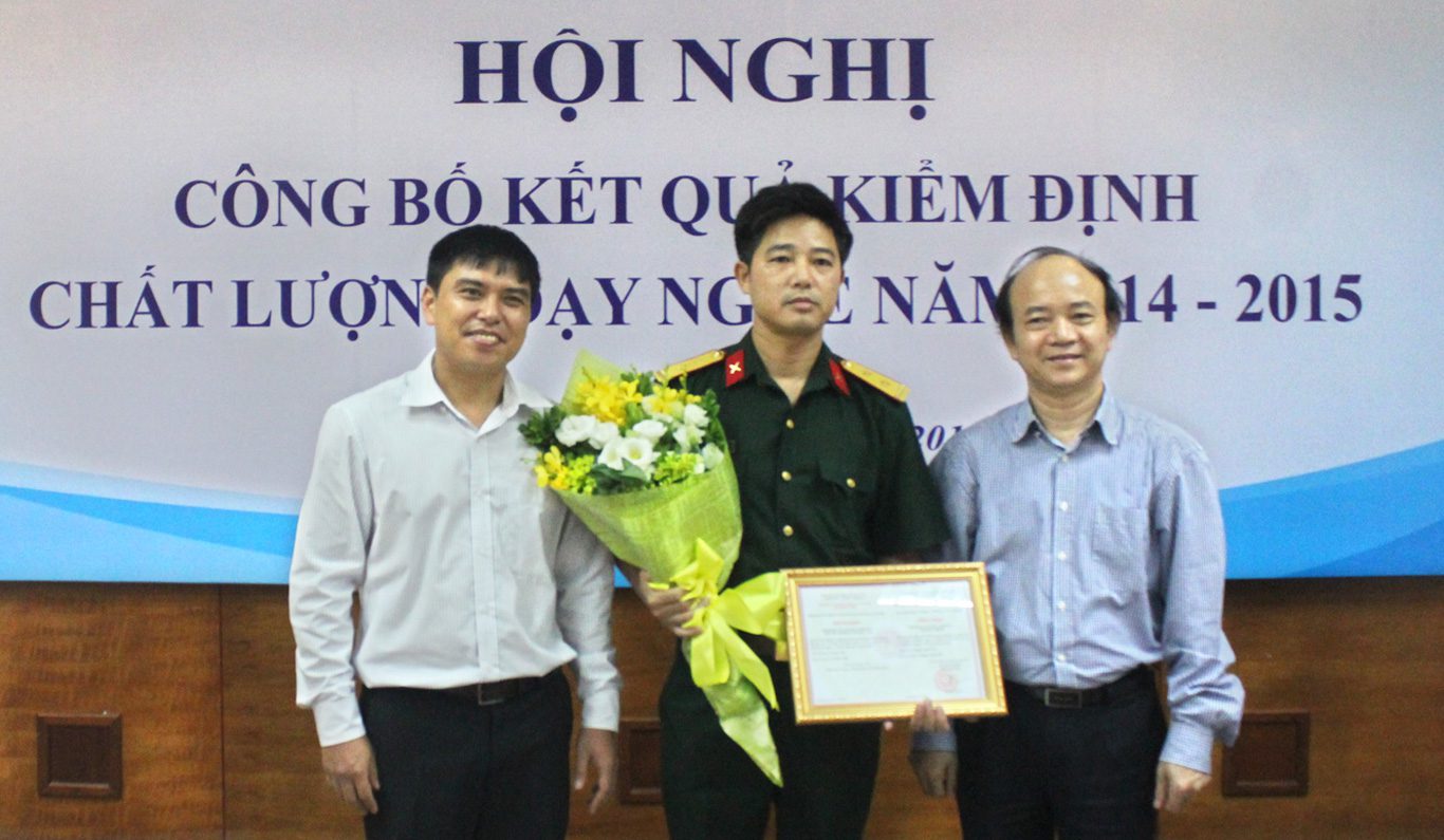 Dat-tieu-chuan-kiem-dinh-day-nghe