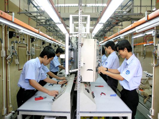 Học nghề, tại sao không ?