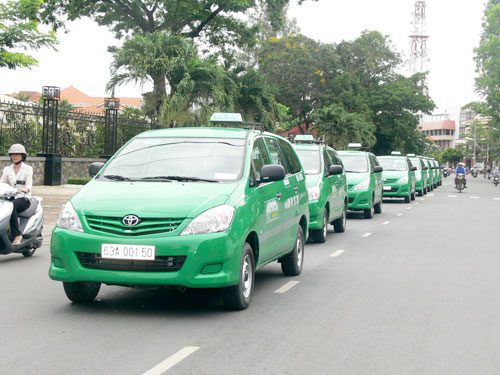 Taxi mai linh tuyển lái xe