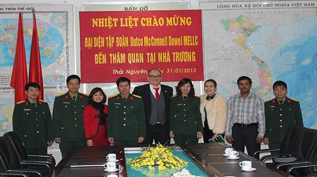 Tập đoàn Dutco Mcconnell Dowel Mellc tới thăm nhà trường