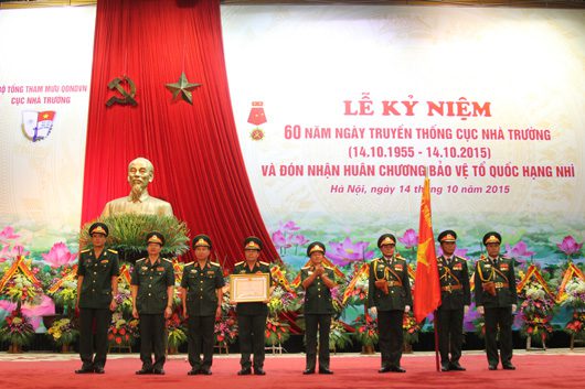 Cục Nhà trường (BTTM) đón nhận Huân chương Bảo vệ Tổ quốc hạng nhì
